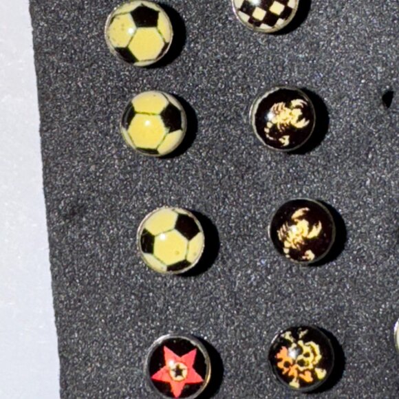 3mm Round Bandana Skull and Crossbones Design 20 gauge nose rings - Picture 11 of 12